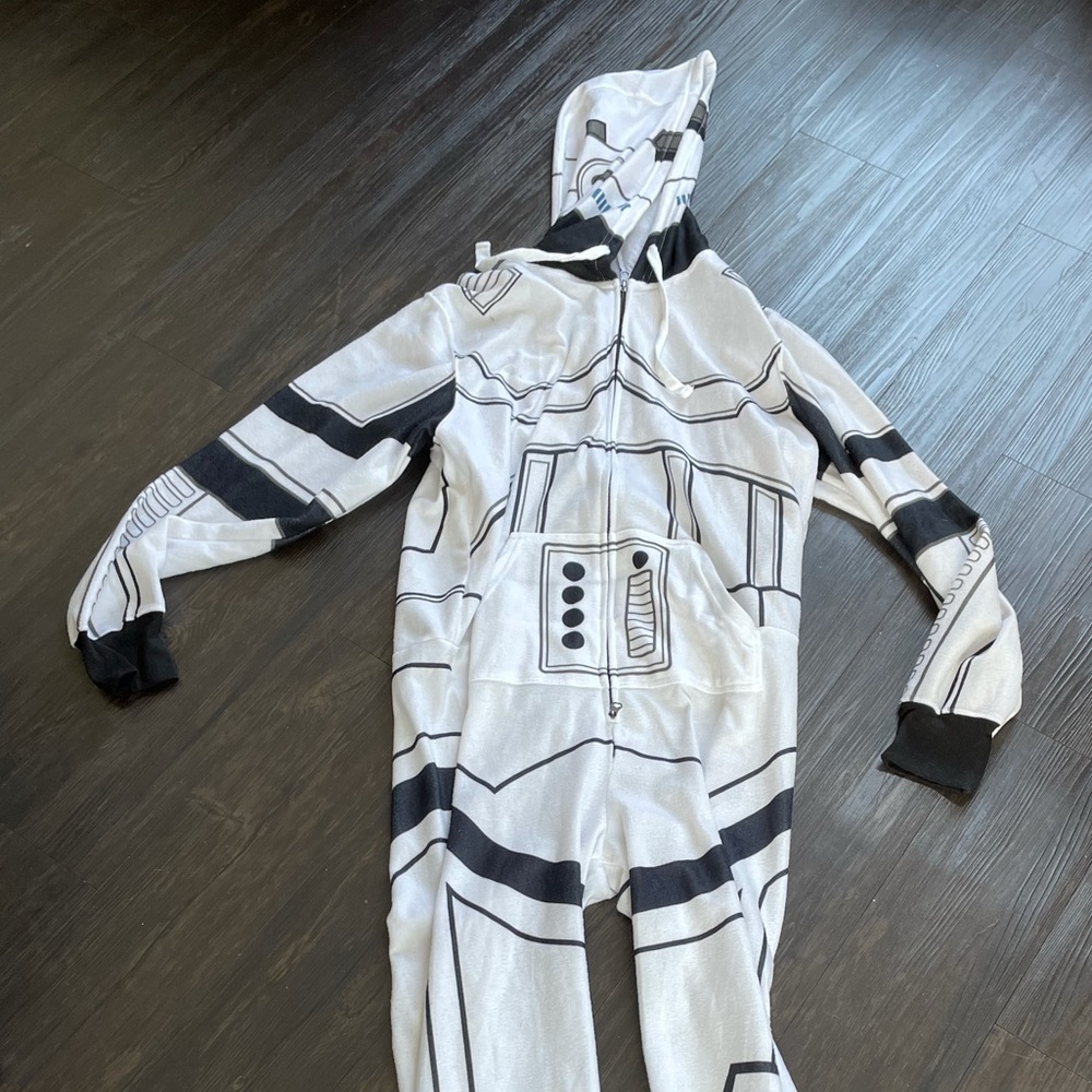 Disney Star Wars Storm Trooper Onesie, size Medium